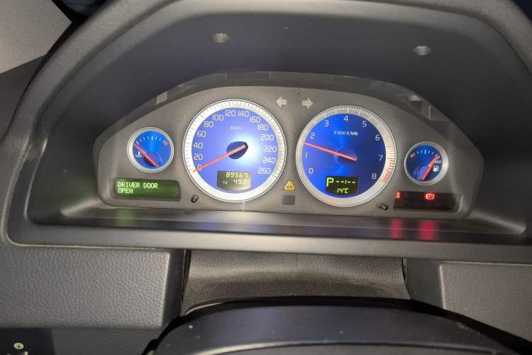 Used Volvo XC90 2011 2.5T Nordic-style Sport Edition Odometer Close Up