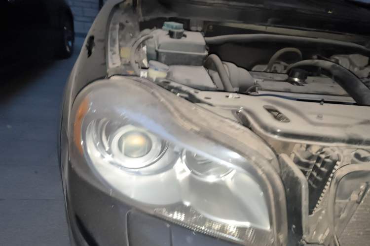 Used Volvo XC90 2011 2.5T Nordic-style Sport Edition Right Front Headlight