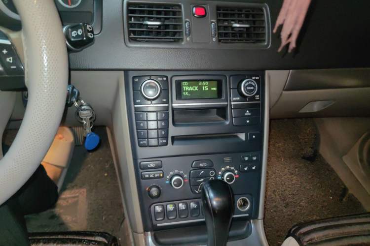 Used Volvo XC90 2011 2.5T Nordic Luxury Edition Audio And AC Panel