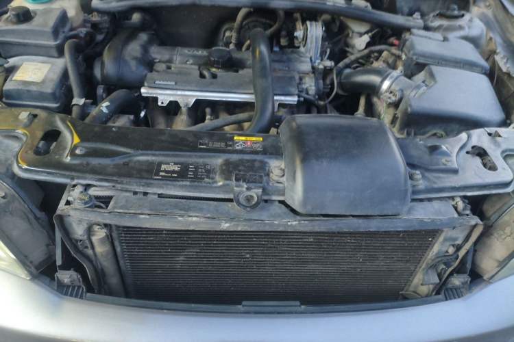 Used Volvo XC90 2011 2.5T AWD Engine Bay