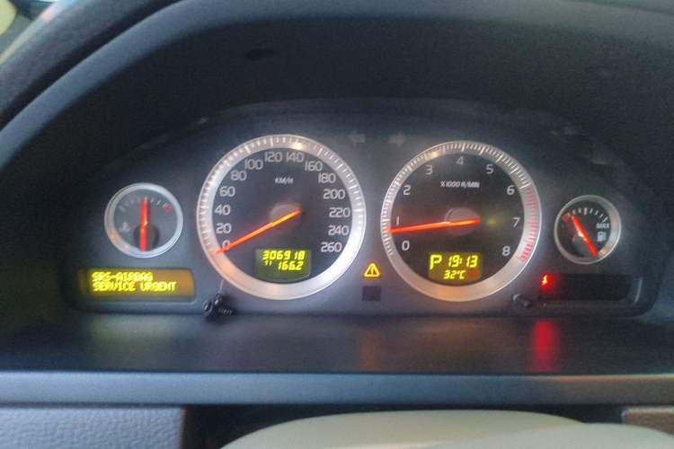 Used Volvo XC90 2011 2.5T AWD Instrument Cluster