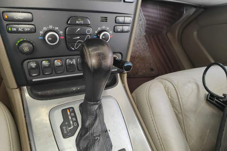 Used Volvo XC90 2011 2.5T Nordic Luxury Edition Gear Lever