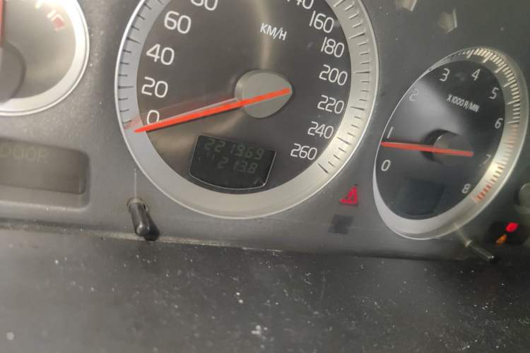 Used Volvo XC90 2011 2.5T Nordic Luxury Edition Odometer Close Up