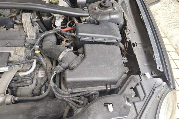 Used Volvo XC90 2011 2.5T R-Design Engine Bay Left