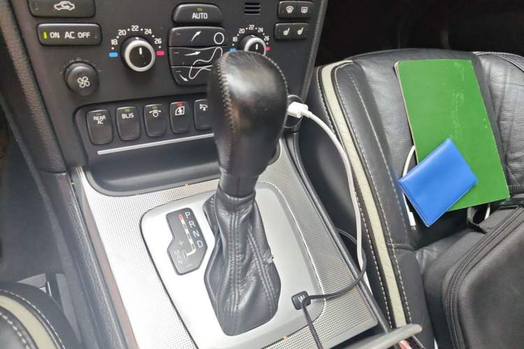 Used Volvo XC90 2011 2.5T R-Design Gear Lever