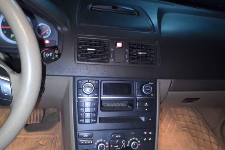 Used Volvo XC90 2012 2.5T Nordic Luxury Edition Audio And AC Panel