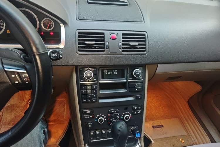 Used Volvo XC90 2012 Revised Version 2.5T Luxury Edition Audio And AC Panel