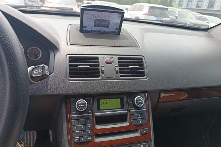 Used Volvo XC90 2012 2.5T Nordic Executive Edition Audio And AC Panel