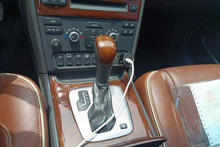 Used Volvo XC90 2012 2.5T Nordic Executive Edition Gear Lever