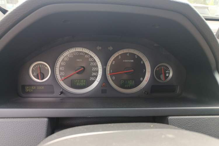 Used Volvo XC90 2012 2.5T Nordic Executive Edition Instrument Cluster