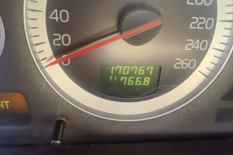 Used Volvo XC90 2012 2.5T Nordic Luxury Edition Odometer Close Up