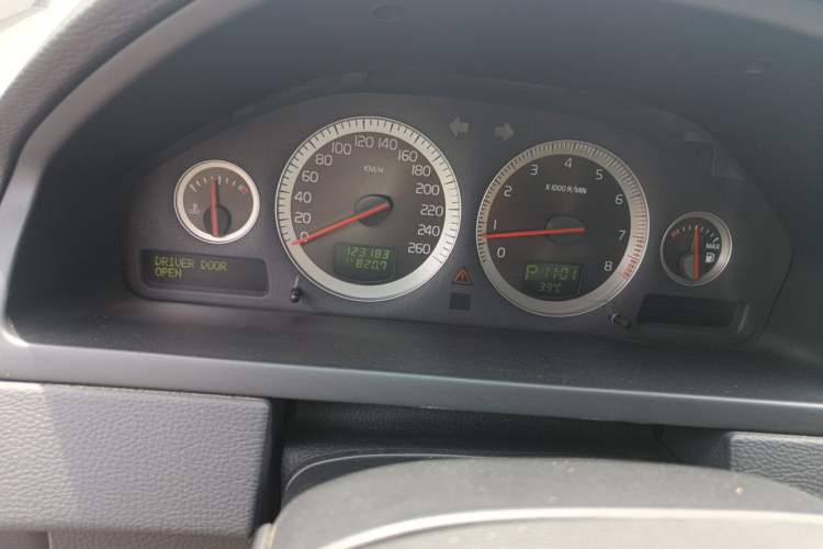Used Volvo XC90 2012 2.5T Nordic Executive Edition Odometer Close Up