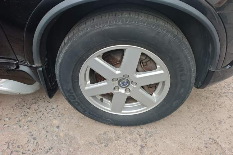 Used Volvo XC90 2012 Revised Version 2.5T Luxury Edition Right Front Wheel Hub