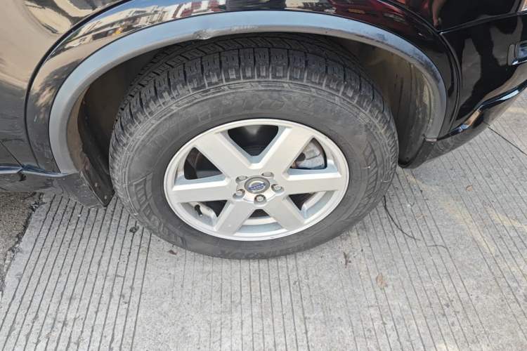 Used Volvo XC90 2012 Revised Version 2.5T Luxury Edition Right Front Wheel Hub