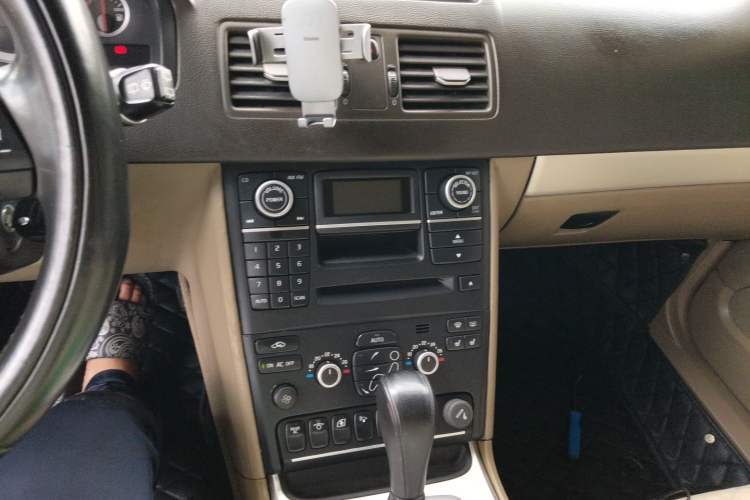 Used Volvo XC90 2012 Revised Version 2.5T Luxury Edition Audio And AC Panel