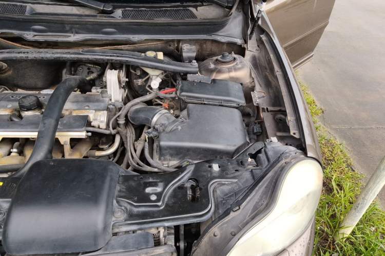 Used Volvo XC90 2012 Revised Version 2.5T Luxury Edition Engine Bay Left