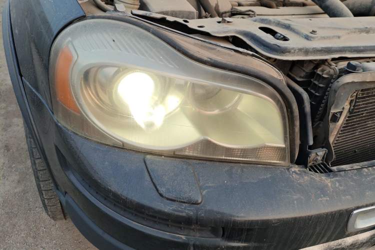 Used Volvo XC90 2012 Revised Version 2.5T Executive Edition Right Front Headlight