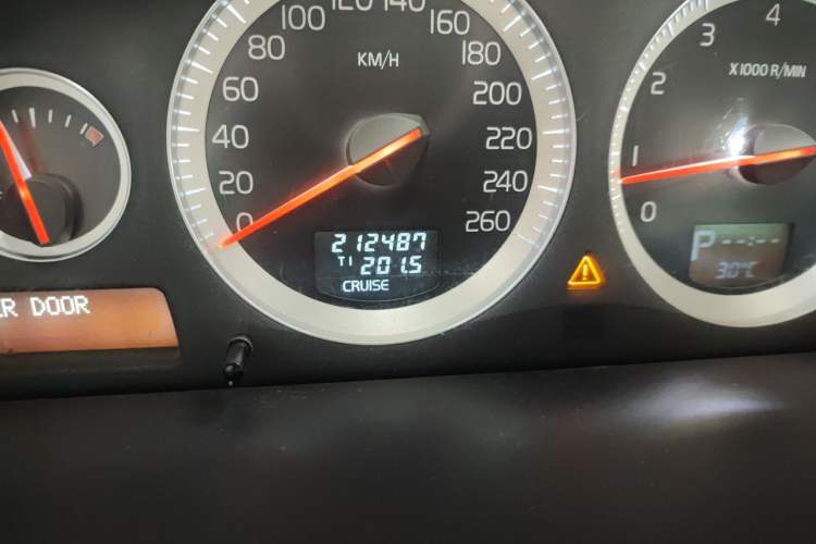 Used Volvo XC90 2012 2.5T Nordic Luxury Edition Odometer Close Up