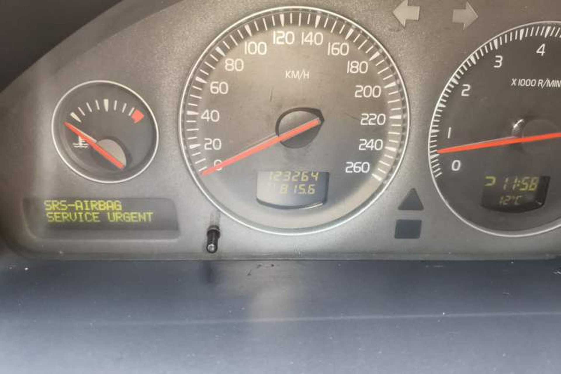 Used Volvo XC90 2012 2.5T Nordic Luxury Edition Odometer Close Up
