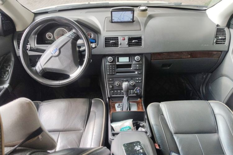Used Volvo XC90 2012 Revised Version 2.5T Executive Edition Center Console