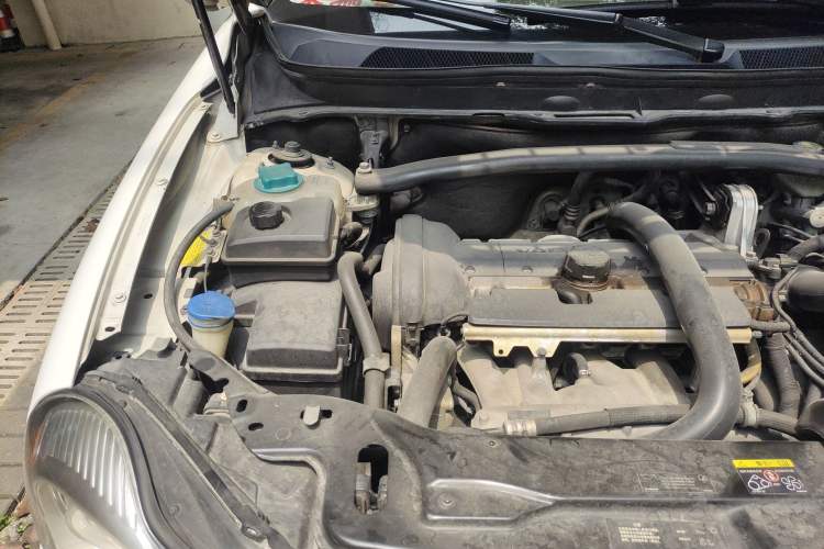 Used Volvo XC90 2012 Revised Version 2.5T Luxury Edition Engine Bay Right