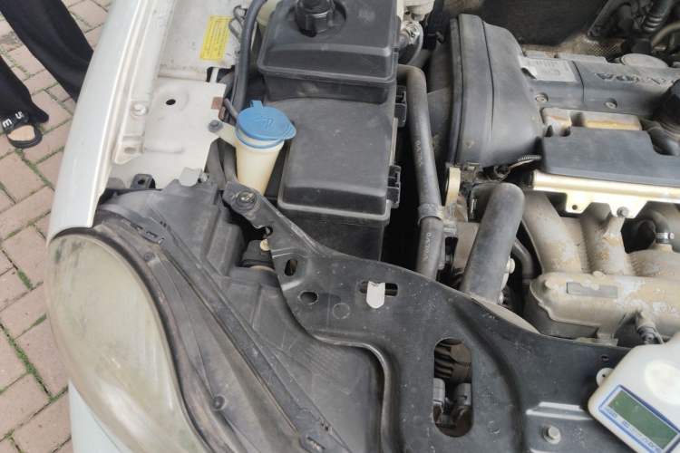 Used Volvo XC90 2012 Revised Version 2.5T Executive Edition Engine Bay Right