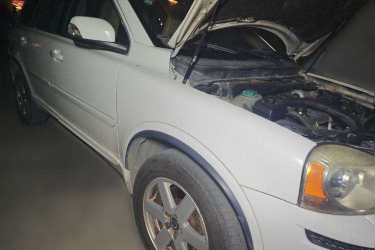 Used Volvo XC90 2012 Revised Version 2.5T Executive Edition Front Right 45 Deg