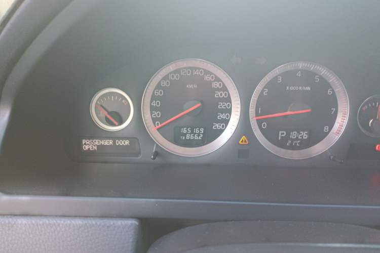 Used Volvo XC90 2012 Revised Version 2.5T Luxury Edition Odometer Close Up