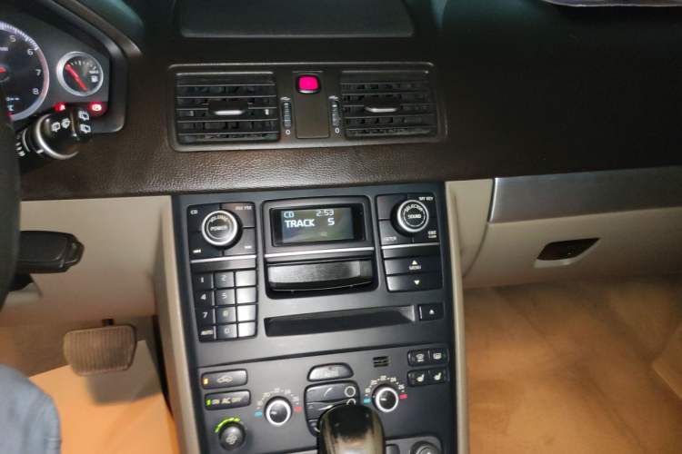 Used Volvo XC90 2013 2.5T T5 Luxury Edition Audio And AC Panel