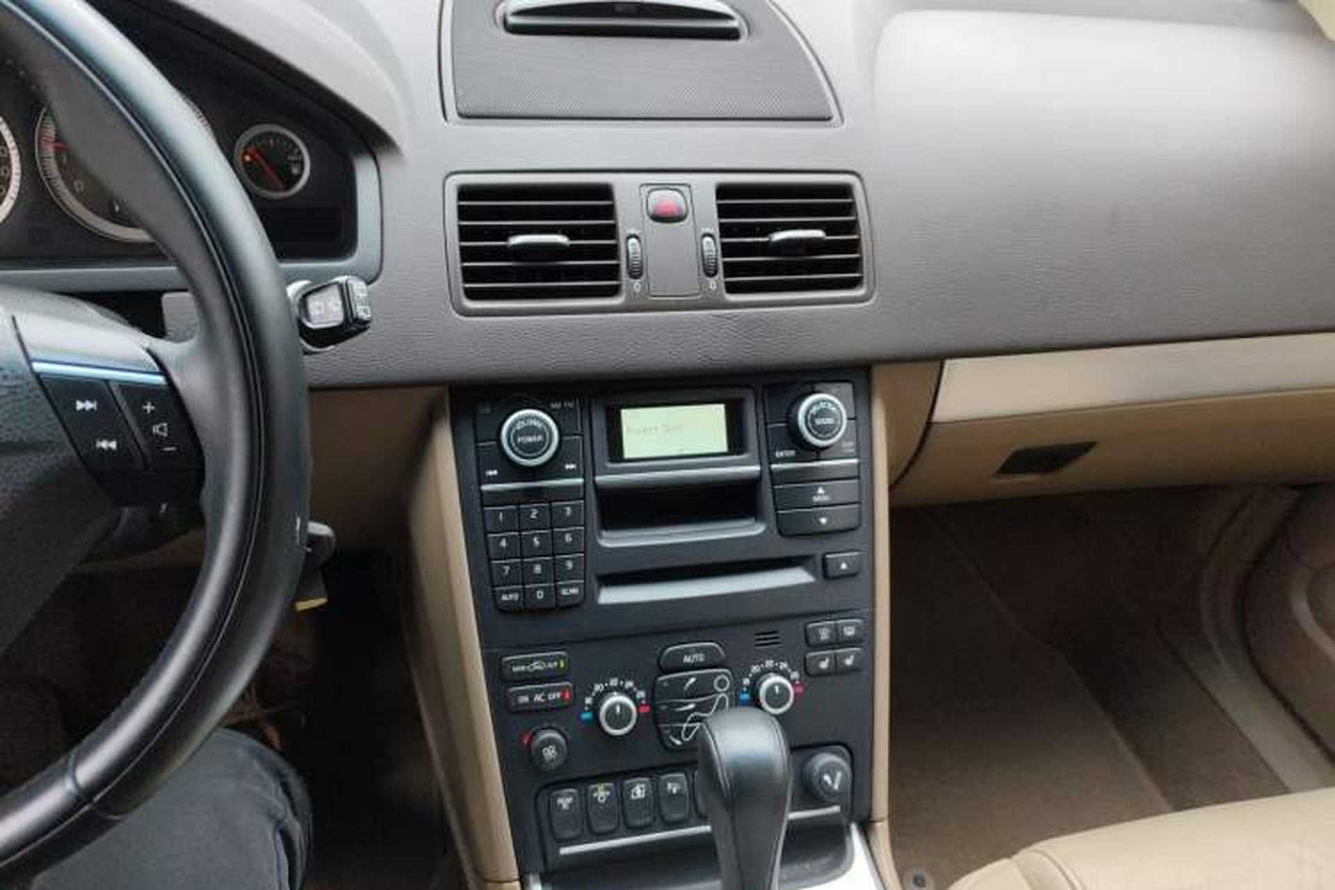 Used Volvo XC90 2013 2.5T T5 Luxury Edition Audio And AC Panel