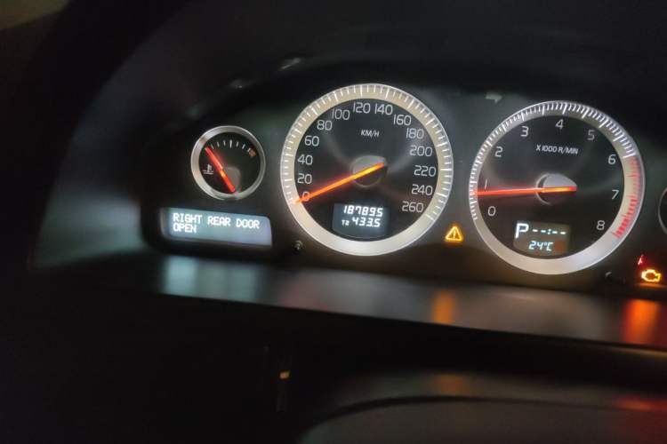 Used Volvo XC90 2013 2.5T T5 Luxury Edition Odometer Close Up