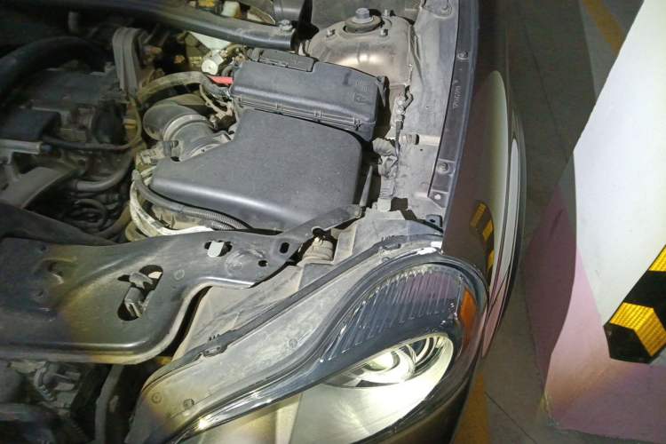 Used Volvo XC90 2013 2.5T T5 Luxury Upgrade Edition Engine Bay Left