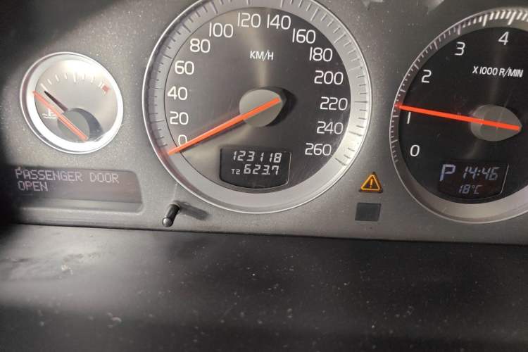 Used Volvo XC90 2013 2.5T T5 Luxury Upgrade Edition Odometer Close Up