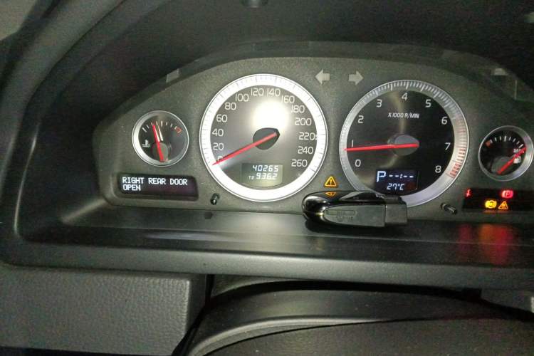 Used Volvo XC90 2013 2.5T T5 Luxury Upgrade Edition Odometer Close Up