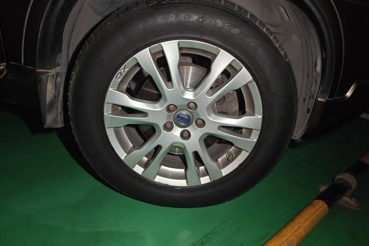 Used Volvo XC90 2013 2.5T T5 Luxury Upgrade Edition Right Front Wheel Hub