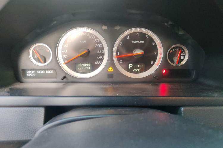 Used Volvo XC90 2013 2.5T T5 Luxury Upgrade Edition Odometer Close Up