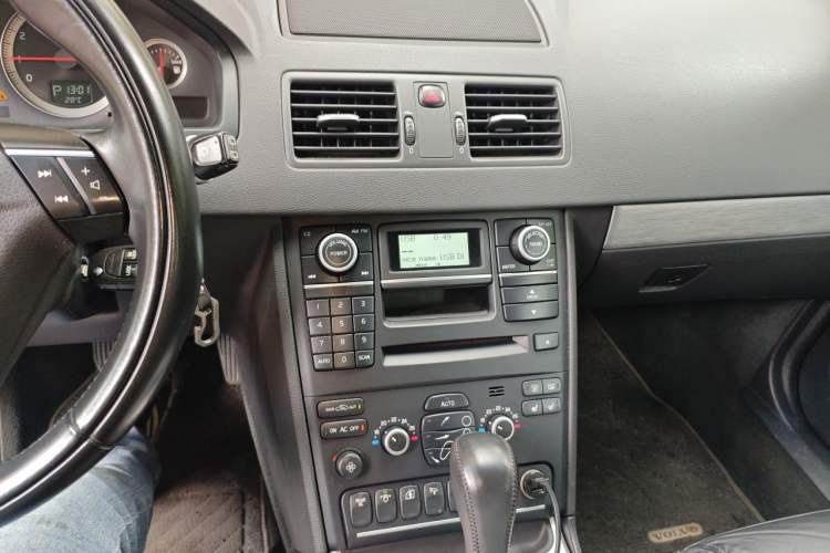 Used Volvo XC90 2013 2.5T T5 Luxury Edition Audio And AC Panel