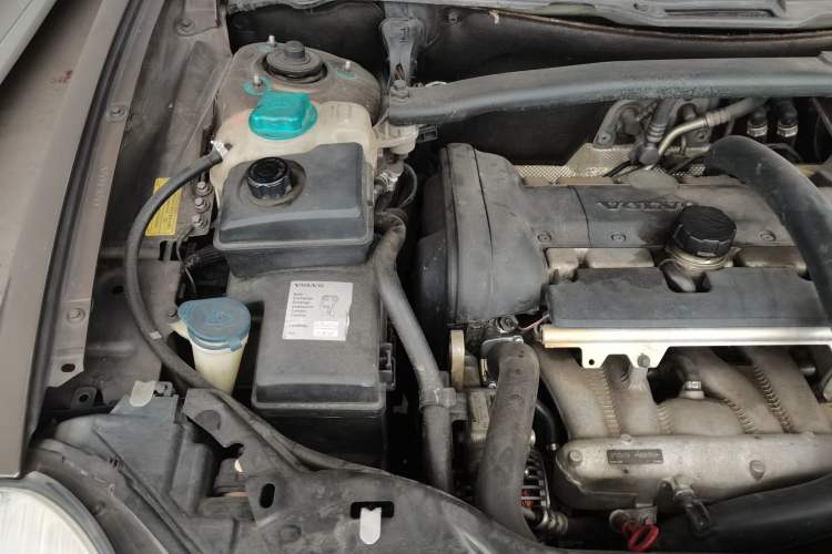 Used Volvo XC90 2013 2.5T T5 Luxury Upgrade Edition Engine Bay Right