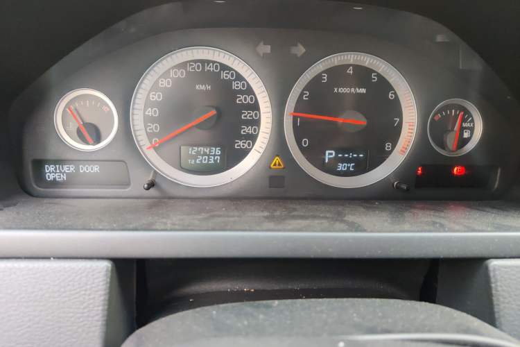 Used Volvo XC90 2013 2.5T T5 Executive Upgrade Edition Odometer Close Up