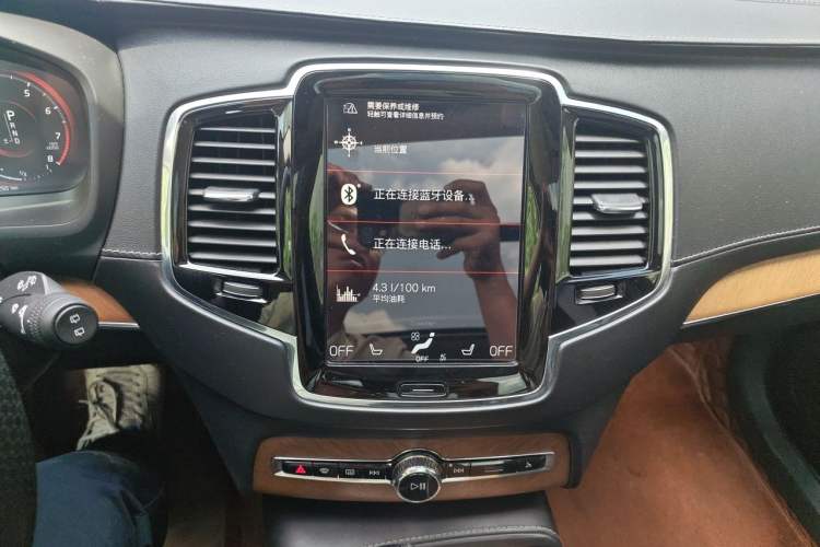 Used Volvo XC90 2015 T6 Prestige 7-Seater Audio And AC Panel
