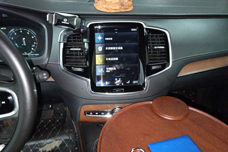 Used Volvo XC90 2015 T6 Prestige 7-Seater Audio And AC Panel