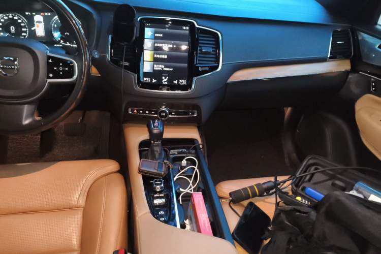 Used Volvo XC90 2015 T6 Prestige 7-Seater Audio And AC Panel