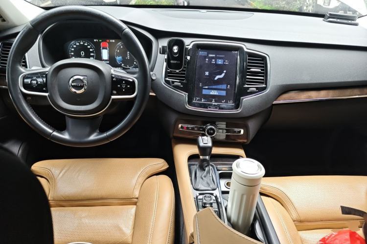 Used Volvo XC90 2015 T6 Zhiya Edition 7-seater Center Console