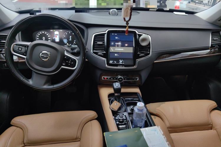Used Volvo XC90 2015 T6 Prestige 7-Seater Center Console