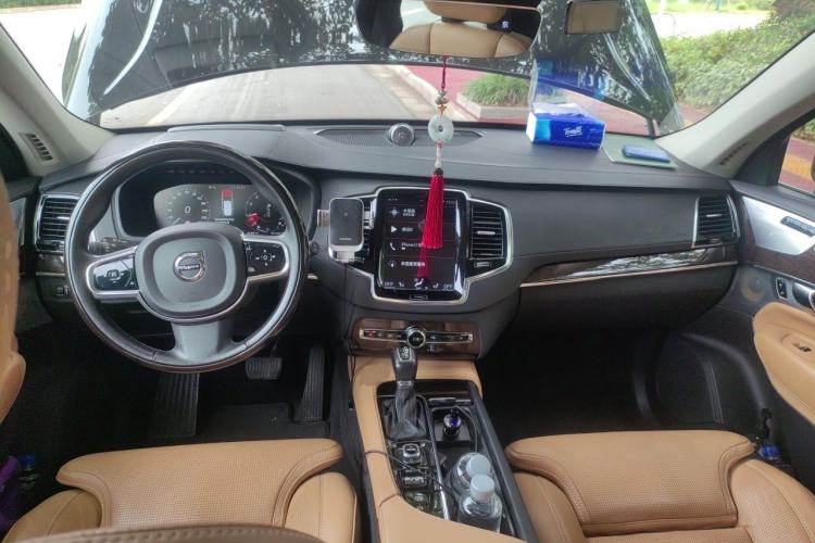 Used Volvo XC90 2015 T6 Prestige 7-Seater Center Console