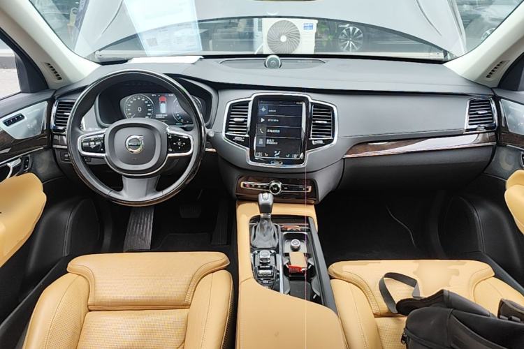 Used Volvo XC90 2015 T6 Prestige 7-Seater Center Console