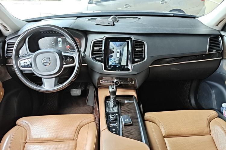 Used Volvo XC90 2015 T6 Prestige 5-seater Center Console