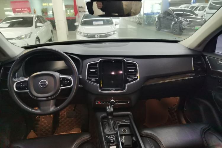 Used Volvo XC90 2015 T6 Luxury Edition 5-seater Center Console