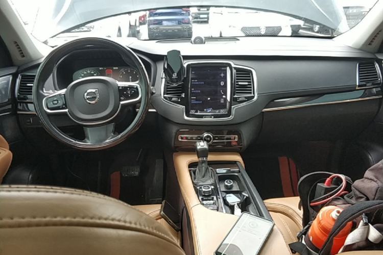 Used Volvo XC90 2015 T6 Prestige 7-Seater Center Console