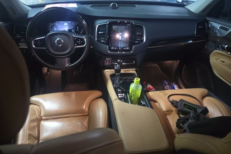 Used Volvo XC90 2015 T6 Prestige 7-Seater Center Console